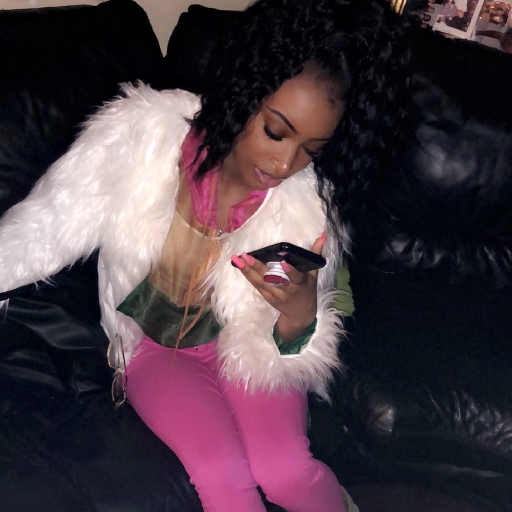 Meet your Posher, Tazz